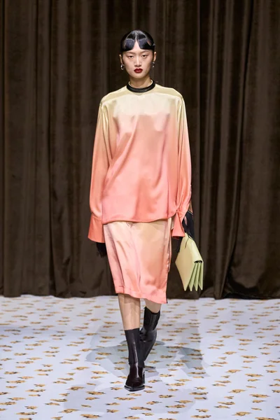 Look 12